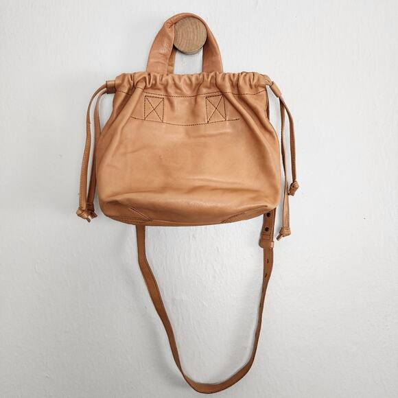 Madewell Piazza Drawstring Leather Crossbody Bag Timber Beam Tan NEW - Picture 2 of 15